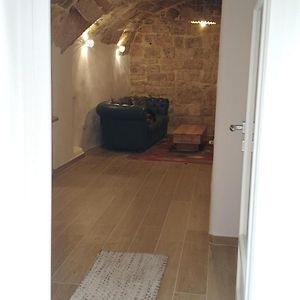 Camera grande con letto king size